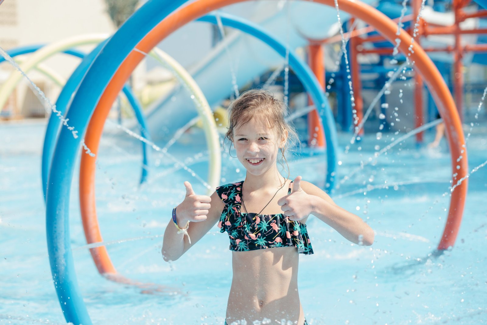 child-plays-in-the-pool-in-the-water-park-2026-01-08-06-50-24-utc